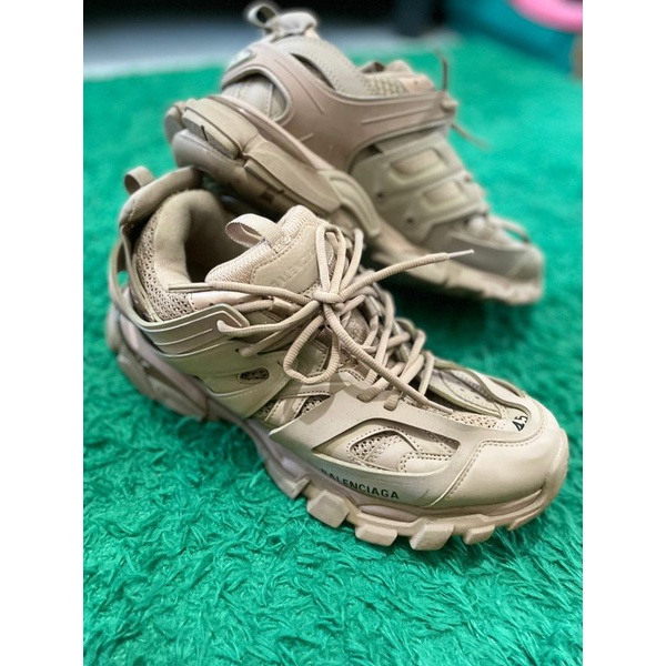 Sepatu balenciaga