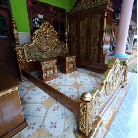 set kamar tidur cinta / set tempat tidur ukir cinta / Dipan cinta