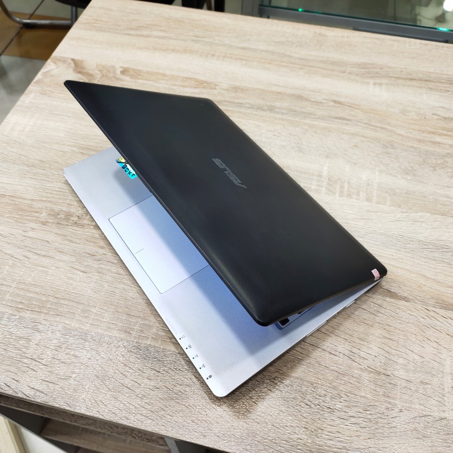 Laptop Leptop Notebook Asus 11inc Model Tipis Sangat Bagus siapa pakai