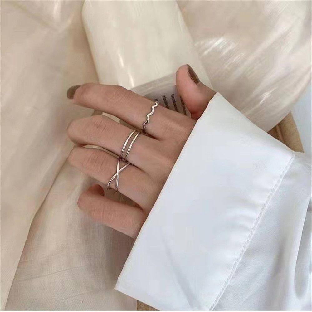 3pcs / Set Cincin Minimalis Desain Bunga Warna Silver Untuk Wanita