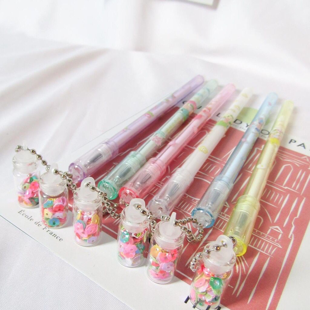 

PULPEN GANTUNGAN MANIK BUNGA GLITTER MURAH UNIK LUCU READY GROSIR COD BERKUALITAS