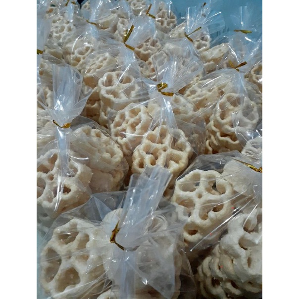

Kembang goyang wijen renyah