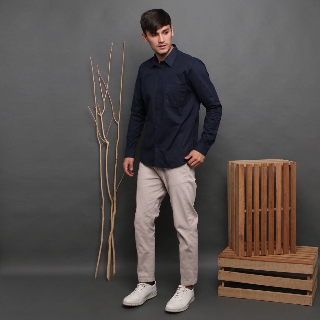 YUNG Kemeja Pria Basic Polos Panjang Poplin Stretch