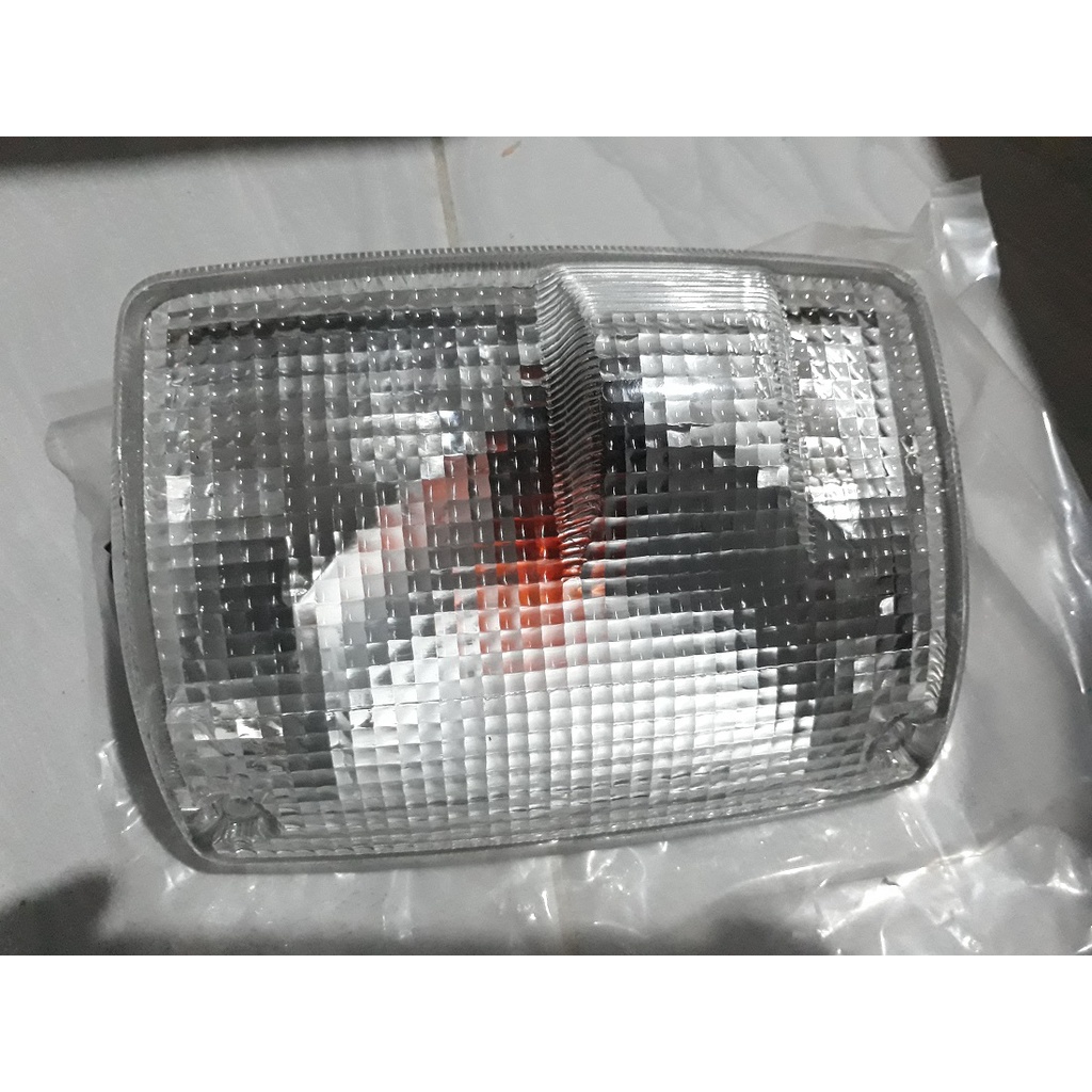 Lampu Sen Depan Kanan Isuzu Panther