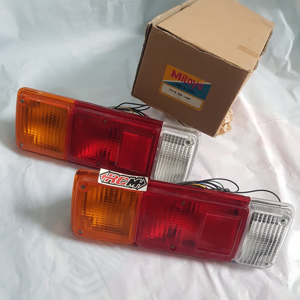 PERBIJI TAILLAMP TAIL LAMP TAILLIGHT TAIL LIGHT LAMPU STOP BELAKANG SEIN SEN SIGN SIGNAL REM BLK BLKG DAIHATSU DELTA V22 V-22 JAMINAN KUALITAS