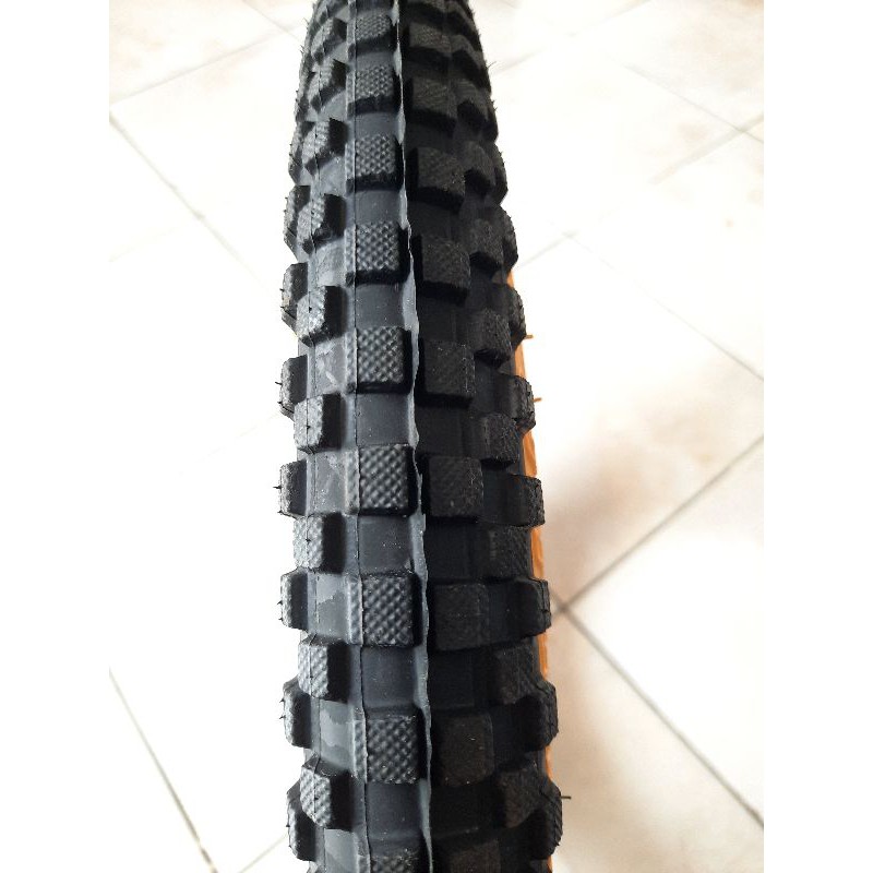 Ban luar sepeda ukuran 20 x 2.125 mentah