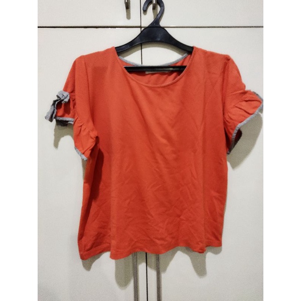 Nikkou kaos atasan wanita lengan pendek preloved