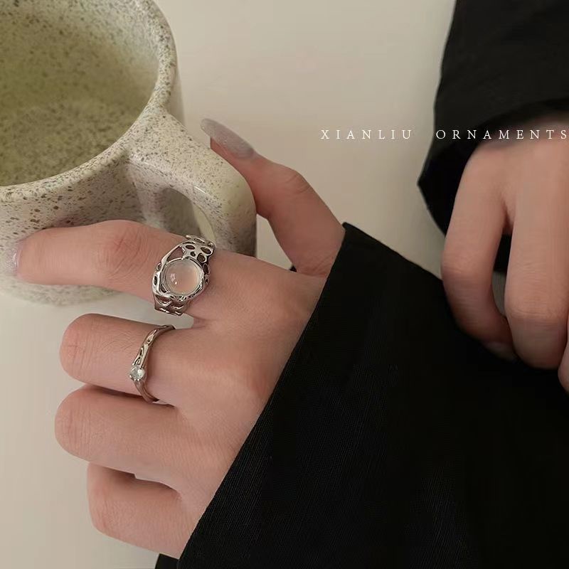 Jepang dan Korea ins gaya dingin silver hollow geometris cincin wanita retro mikro bertatahkan zirco