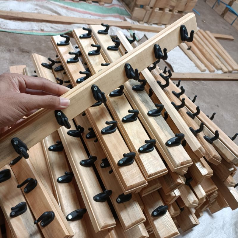 hanger dinding / capstock kayu