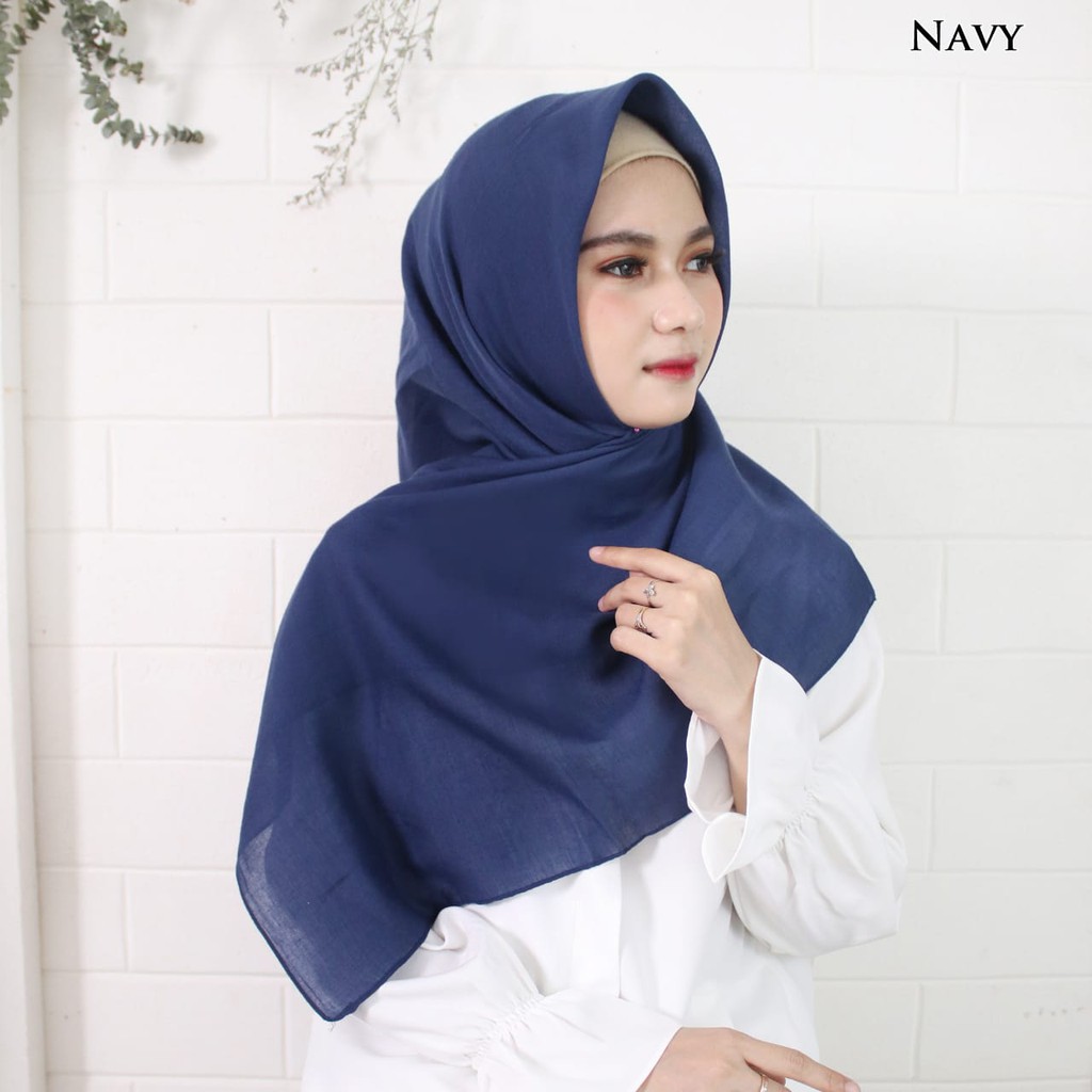 BELLA SQUARE KATUN PARIS HJ001 / HIJAB SEGI EMPAT / JILBAB SEGI EMPAT / KERUDUNG SEGI EMPAT POLOS