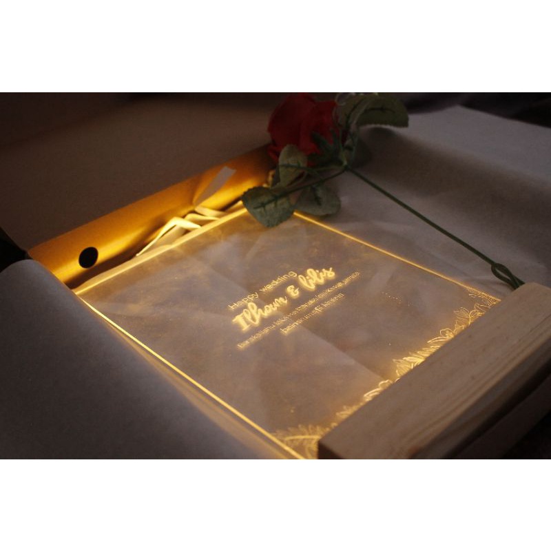 lampu akrilik / kado wisuda / kado penikahan / kado cewek / kado cewek