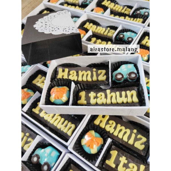 

Souvenir Coklat Custom Pernikahan, Khitan, Oleh-oleh Haji, Happy Graduation Giftbox 6 Sekat