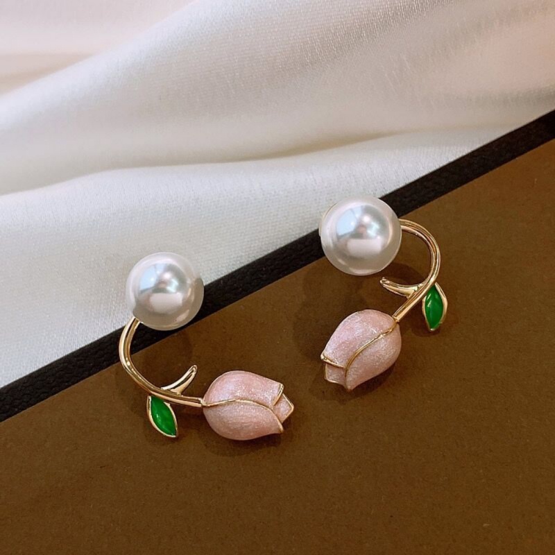 Anting Bentuk Bunga Tulip Aksen Mutiara Warna Pink Gaya Vintage