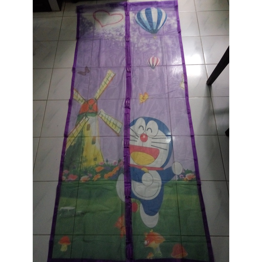 Tirai Magnet Motif Karakter Doraemon Kincir