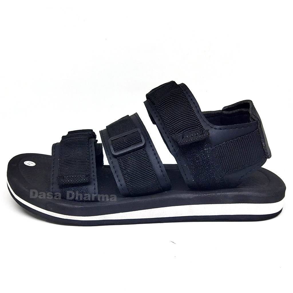 Sandal Gunung Pria Wanita Casual Outdoor Adventure Kekinian Hitam Putih