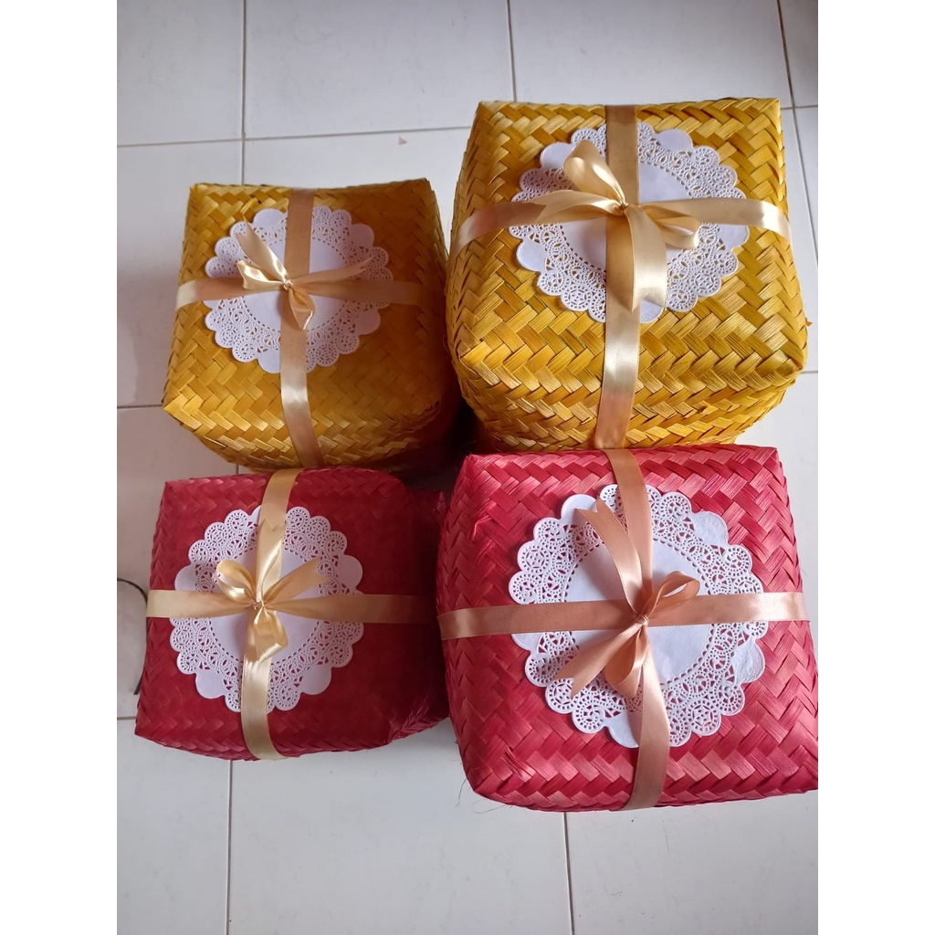 

[ Halodul ] Besek Bambu Warna Warni + Pita Renda Ukuran 25x25 (wadah&tutup) | besek bambu hampers kotak hantaran lebaran