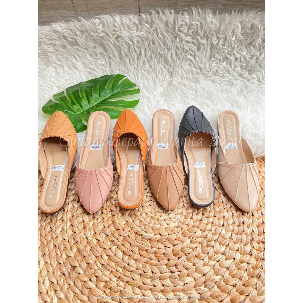 Gratica Sepatu Wanita Sandal Flat Lancip Garis KH 048