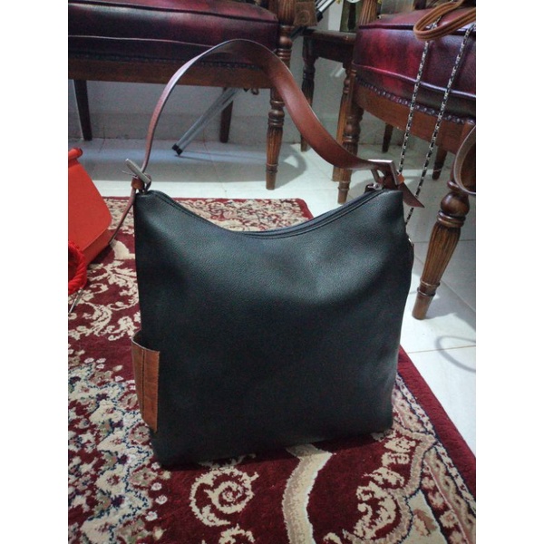 tas hobo carlorino preloved