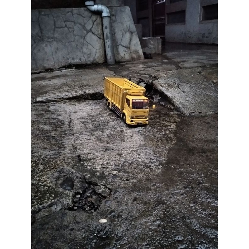 Miniatur truck dari bahan pvc