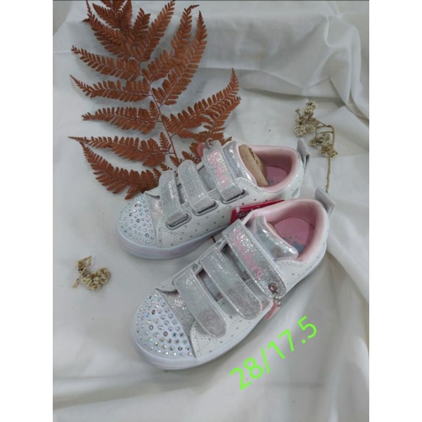 Sepatu anak Skechers light