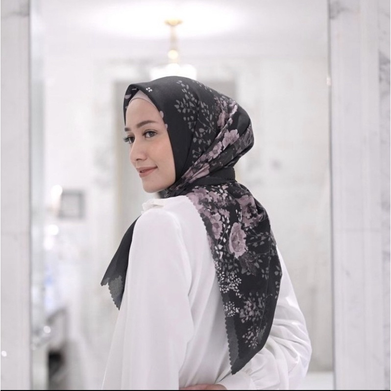 PRELOVED  Vanillahijab Scarf