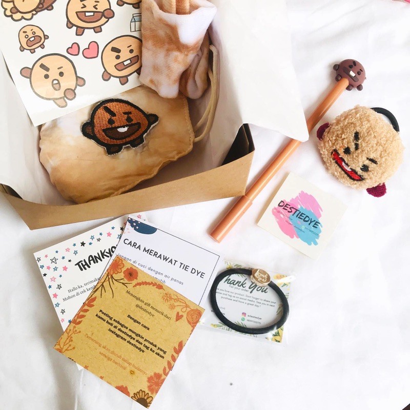 [COD] HAMPERS BT21 | MASKER BT21 | TIEDYE BT21 | IKAT RAMBUT BT21 | PULPEN BT21 | GIFT BOX BT21