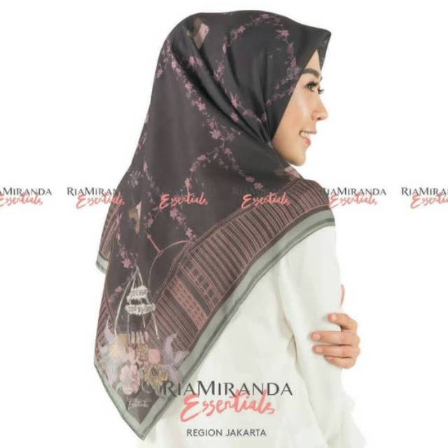 Jayakarta scarf Ria Miranda Wastra
