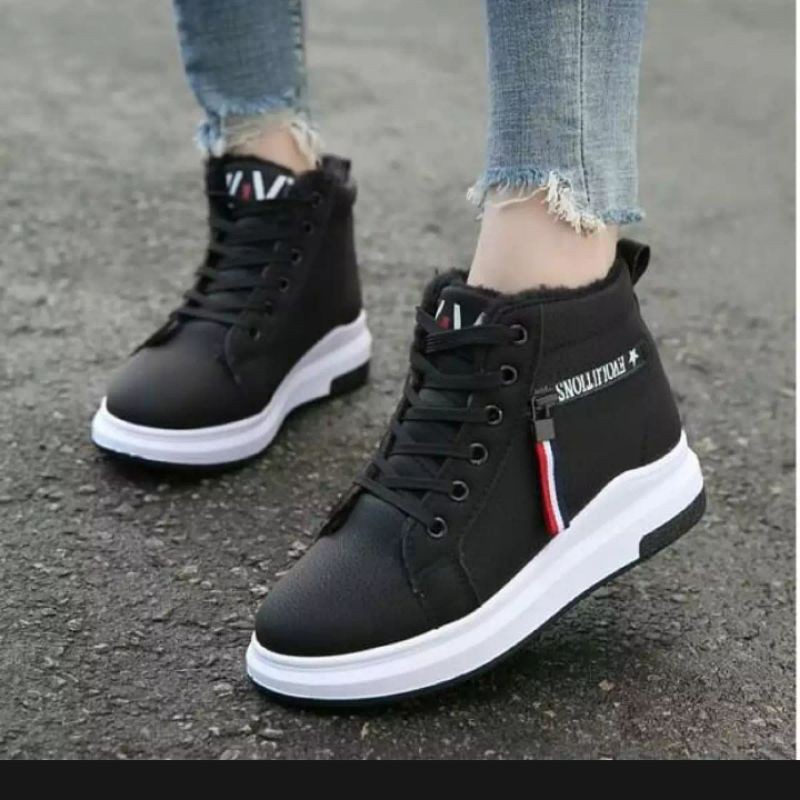 sepatu sneakers Kets wanita evolusions tali seleting