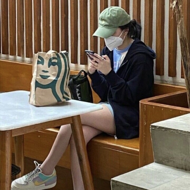 TOTEBAG STARBUCKS ORIGINAL‼️ kain spunbond / goodiebag / shopping bag/ tas korea / totebag wanita / 