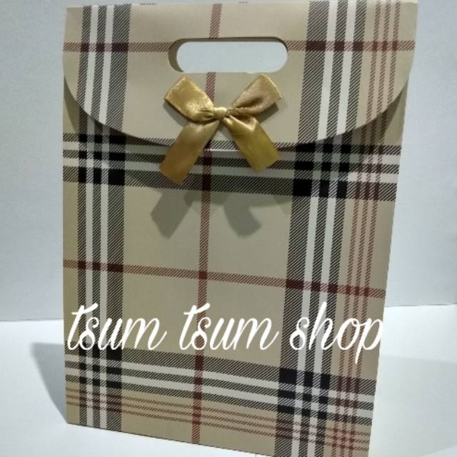 

PAPER BAG MOTIF SIZE 24