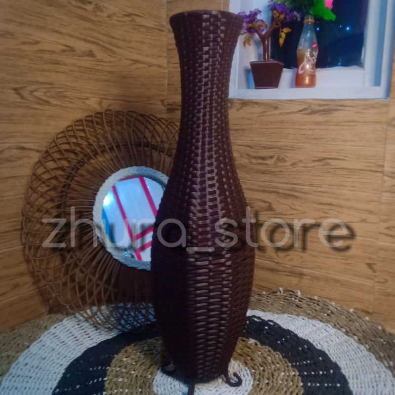VAS GUCI ROTAN SINTETIS 70CMPOT BUNGA SUDUT