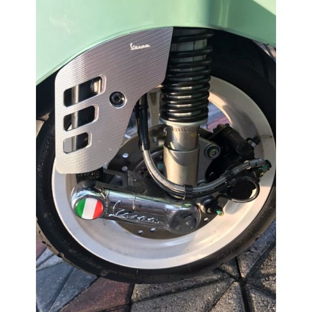 emblem vespa / sticker kaliper Vespa / aksesoris vespa metic dan klasik
