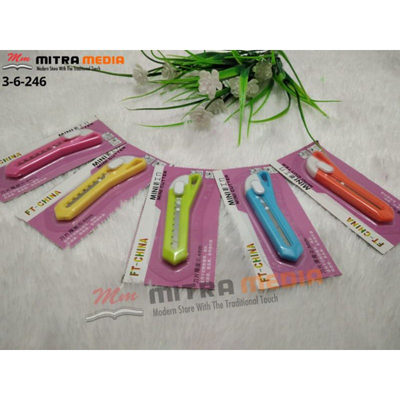 

CUTTER KECIL / PEMOTONG / SILET MINI MURAH