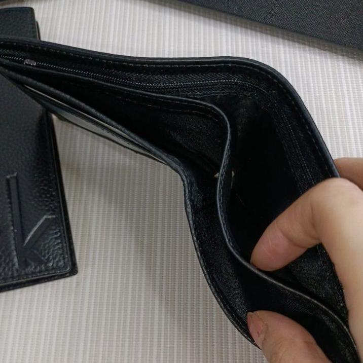 Dompet lipat pria Calvin CK kulit asli D977478