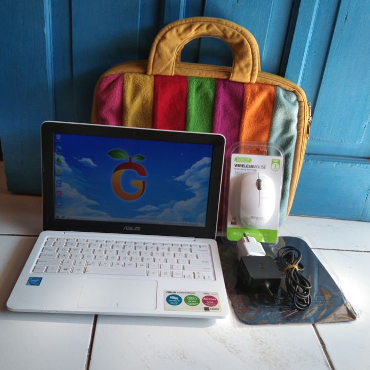 Asus E202S Slim Tipis Warna Putih SSD 128GB Windows 10 Netbook Notebook Second Intel Celeron N3060