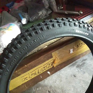 Ban Luar Sepeda Swallow Deli Tire 20 x 2.125 Motif Track Hitam