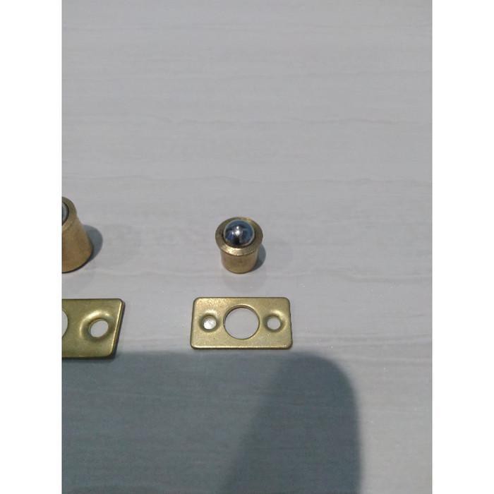 9.5mm Mata Ayam Kuningan Tanam Pelor Ball Catch Kunci Penahan Pintu Lemari
