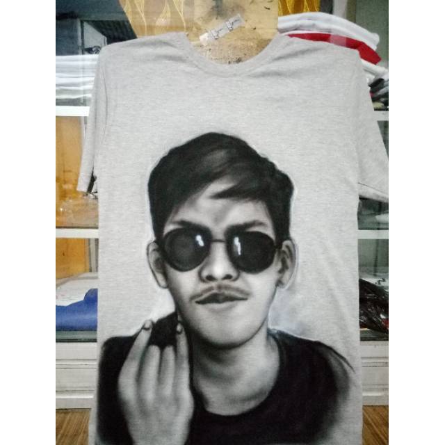 

CUSTOM KAOS LUKIS WAJAH