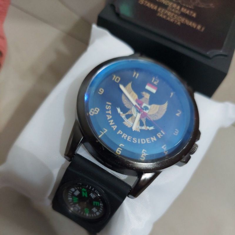 JAM TANGAN ISTANA PRESIDEN