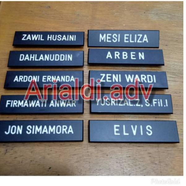 

(Model terkini) Papan nama dada grafir hitam doff full -MAGNET ➲ Stock Banyak ̿