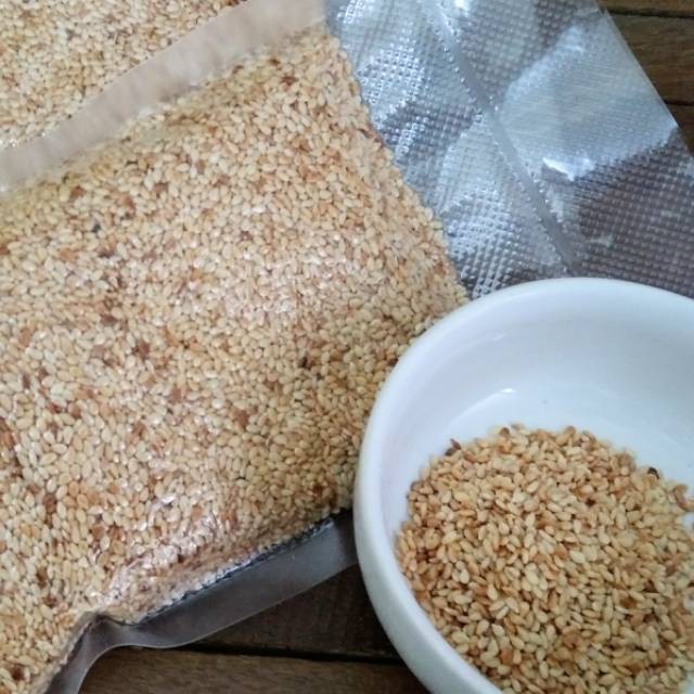

Wijen putih sangrai 1kg / wijen mateng / white sesame seeds roasted