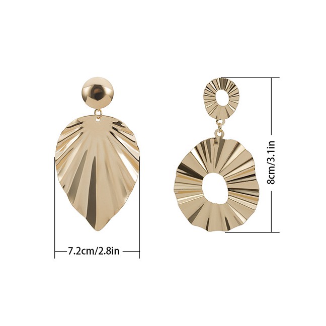 LRC Anting Tusuk Fashion Metal Leaf Asymmetric Earrings F55290