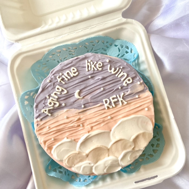 

Bento Cake / Korean Cake / Lunch Box Cake / Kue Ulang Tahun D 15CM