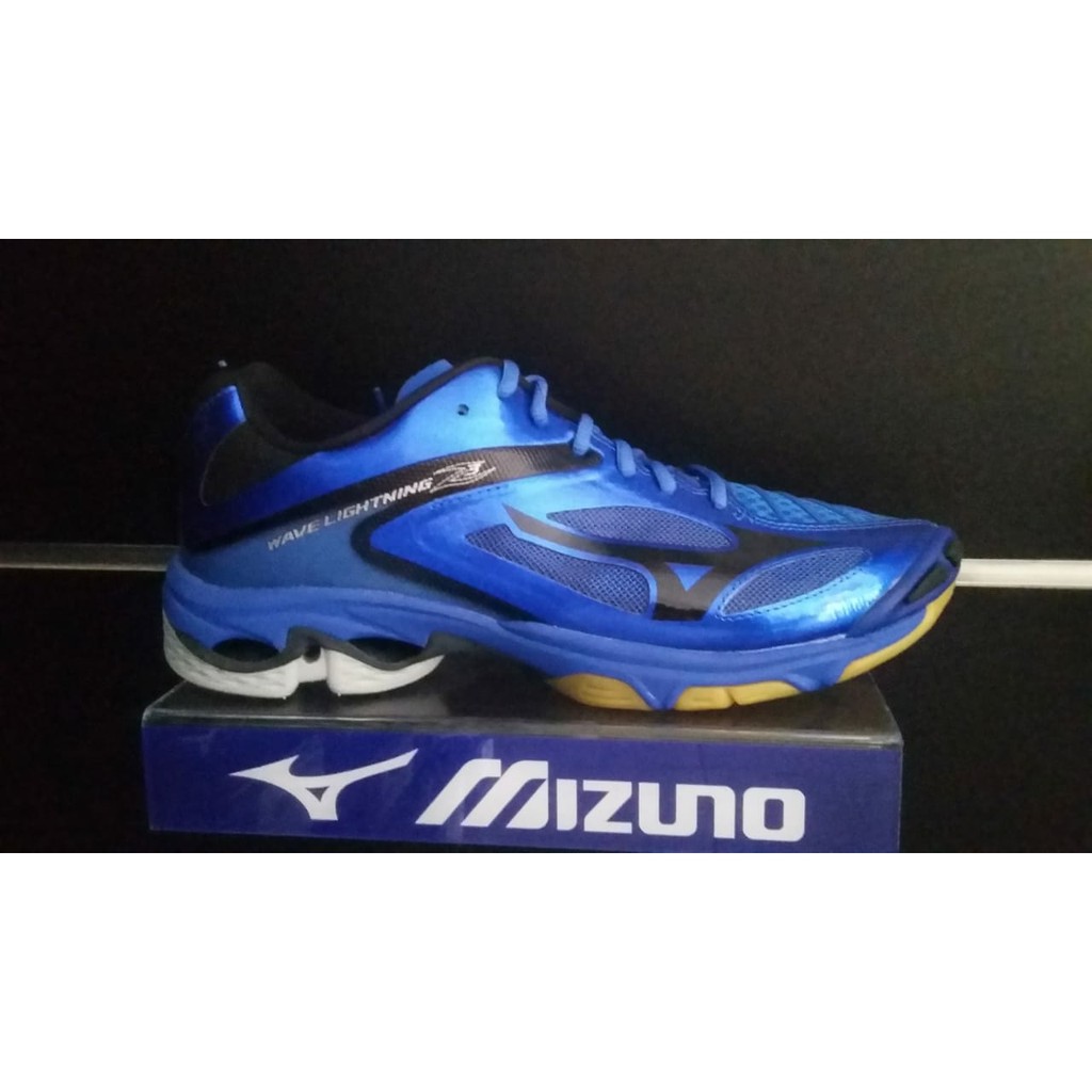 mizuno lightning z3