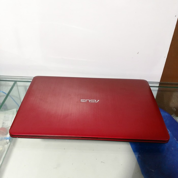 Laptop Asus X540Y E1-71010APU/2GB/500GB Second-4