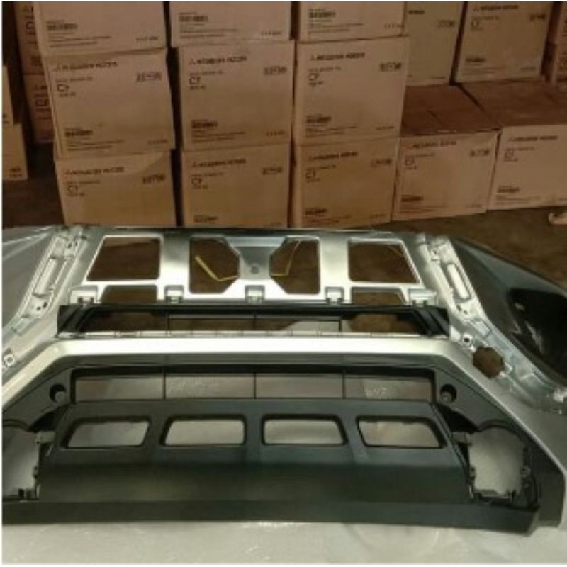 BUMPER DEPAN 6400D624HB MITSUBISHI XPANDER 1.5 EXCEED (M) 2018