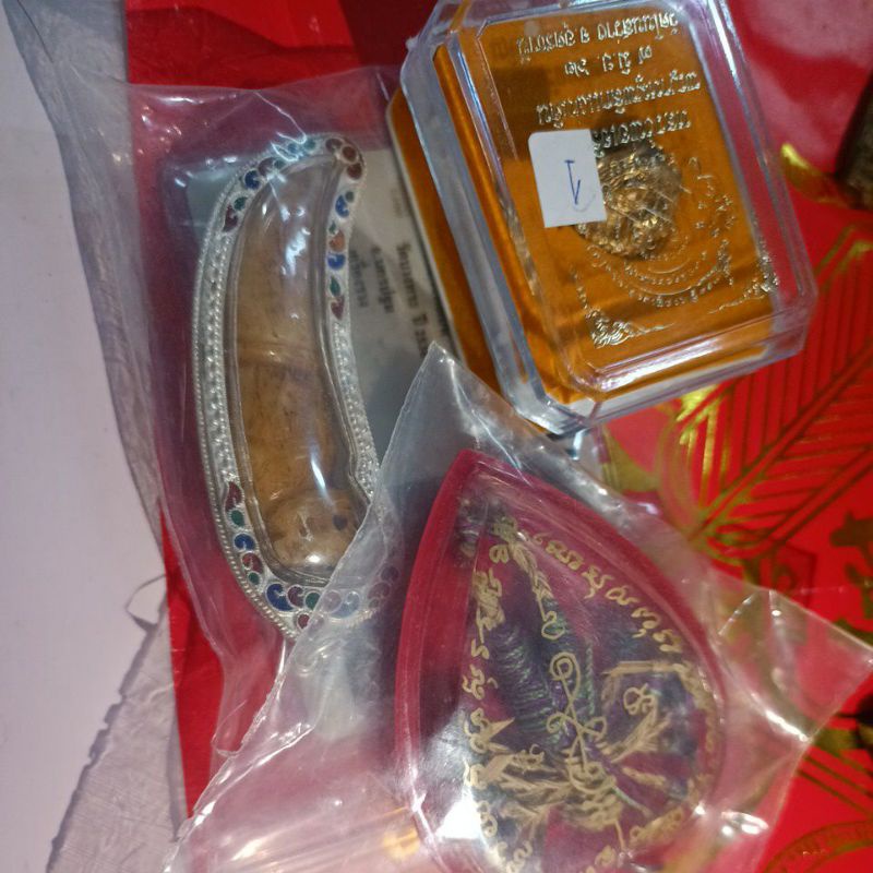 lp pern, achan pee, phayamo lookom, lady locket, 2pcs 11buddha