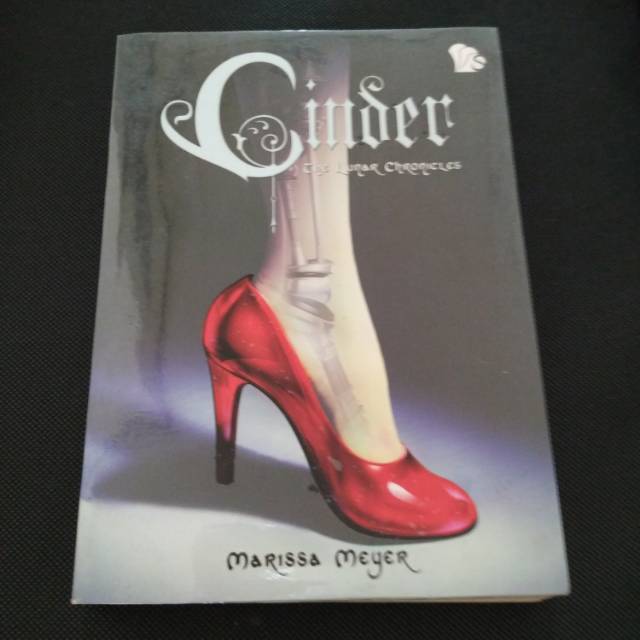 Cinder - Marissa Meyer