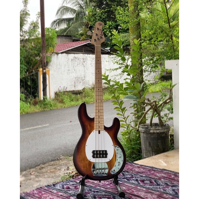 GITAR BASS GILLMORE SERIAL US