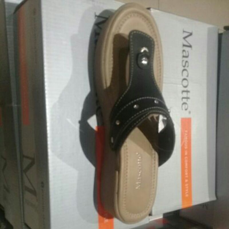 sandal perempuan mascotte